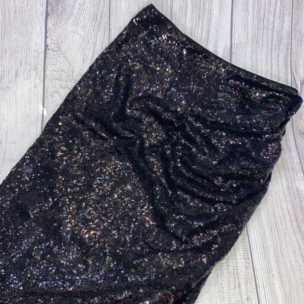 Belle BADGLEY MISCHKA JAI SKIRT MIDI SEQUINED